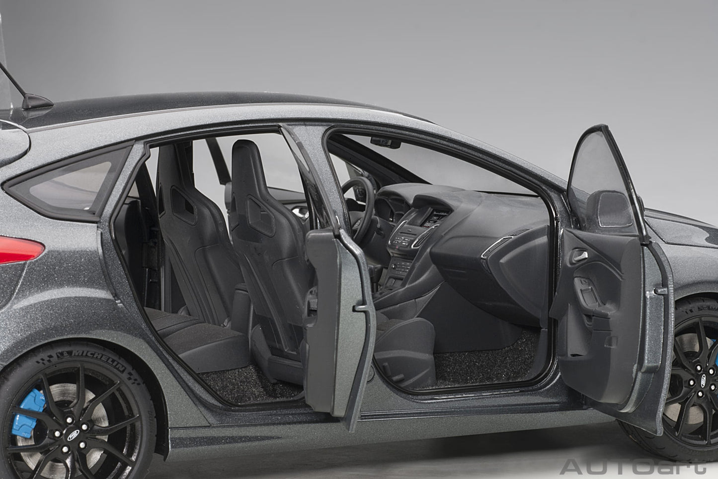 1/18 FOCUS RS 2016 - MAGNETIC GREY - Autoart - 72954