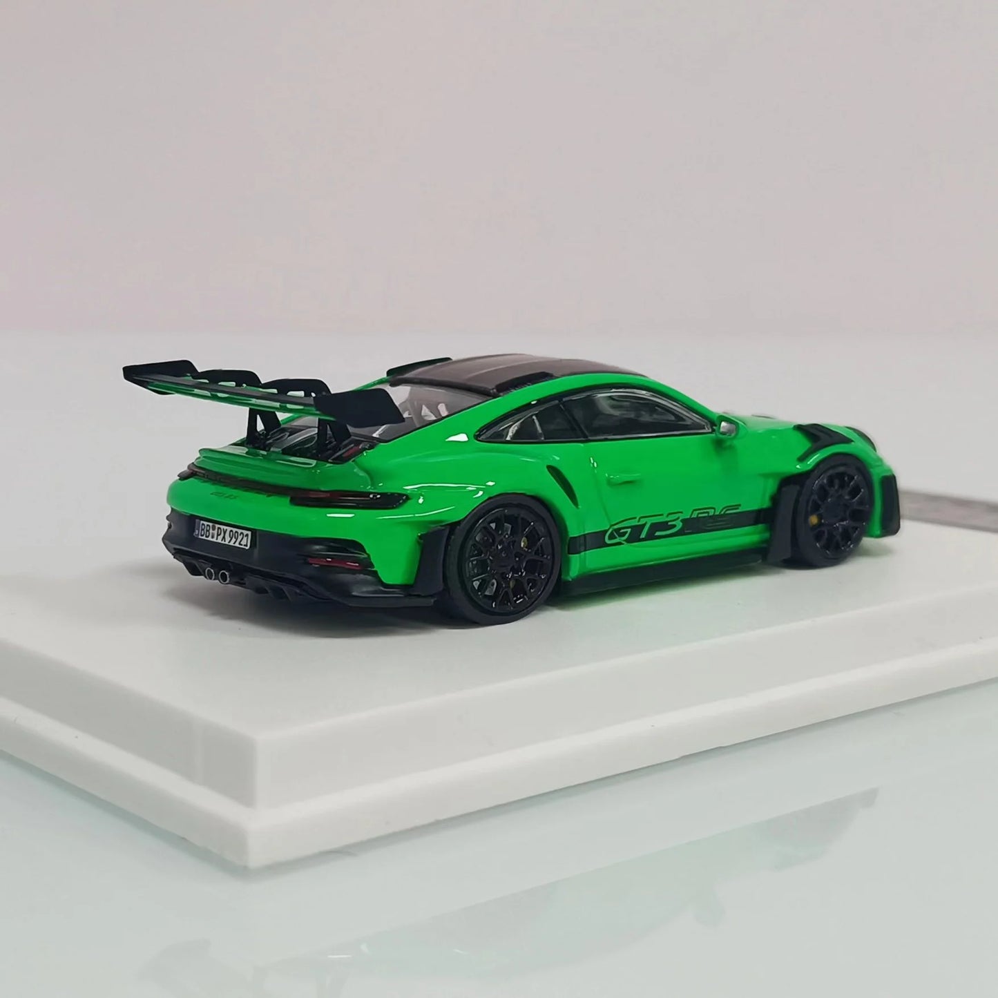 1:64 Porsche 911 992 GT3 RS (7 Colours)