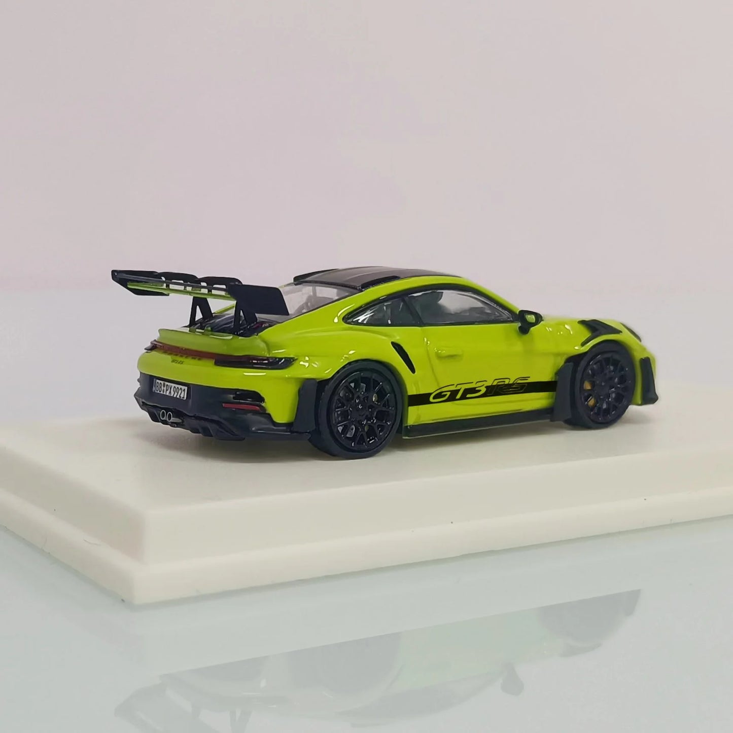 1:64 Porsche 911 992 GT3 RS (7 Colours)