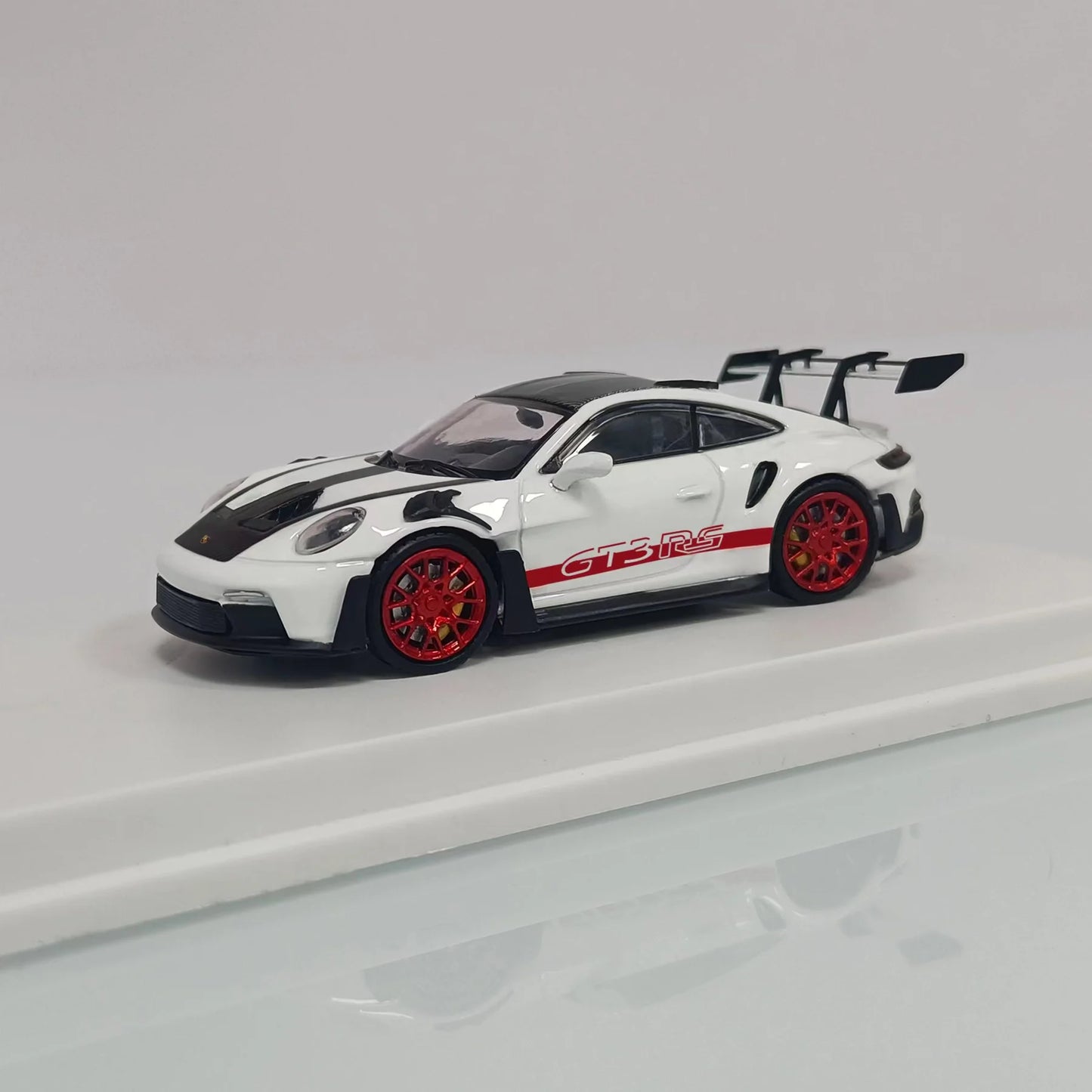 1:64 Porsche 911 992 GT3 RS (7 Colours)