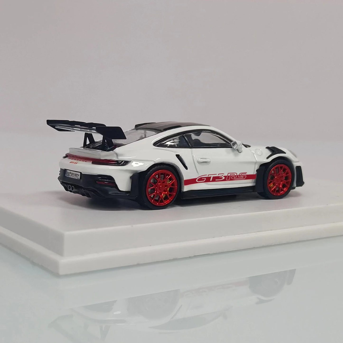 1:64 Porsche 911 992 GT3 RS (7 Colours)