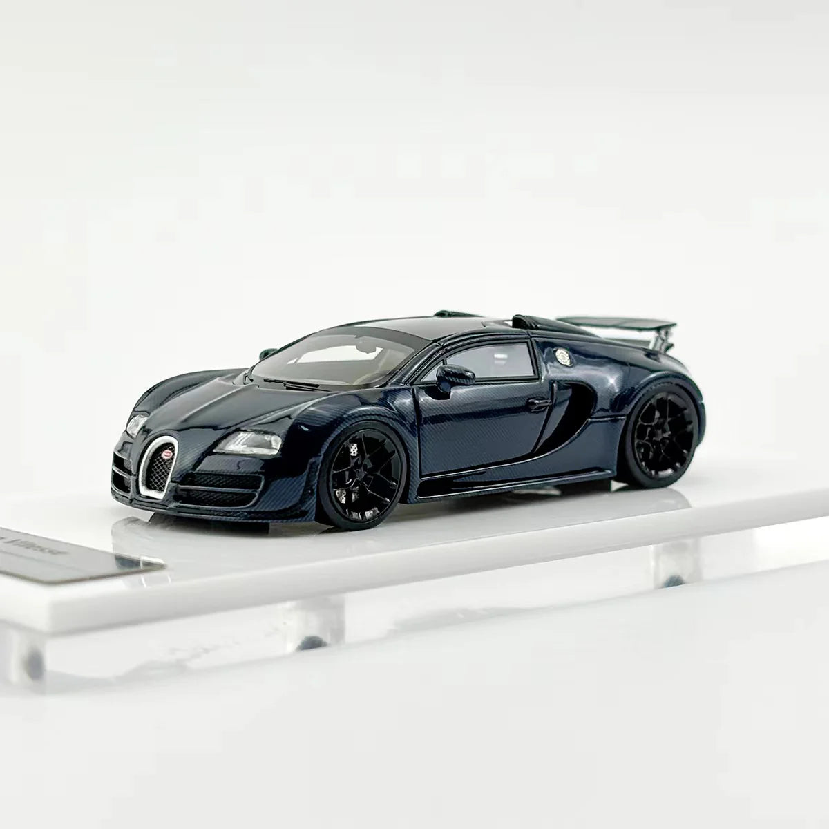 1:64 Bugatti Veyron Vitesse Blue Carbon - LJM Model