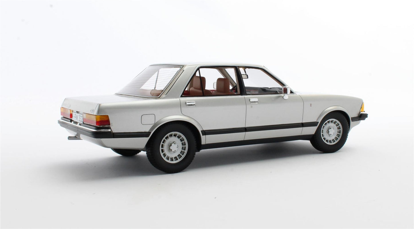 1/18 Ford Granada 2.8 Ghia Saloon Silver Metallic 1978 - Cult Models CML133-3