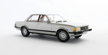 1/18 Ford Granada 2.8 Ghia Saloon Silver Metallic 1978 - Cult Models CML133-3