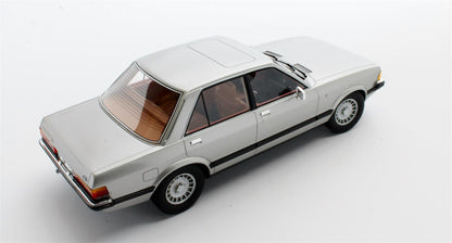 1/18 Ford Granada 2.8 Ghia Saloon Silver Metallic 1978 - Cult Models CML133-3