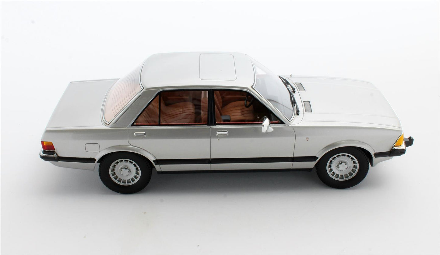 1/18 Ford Granada 2.8 Ghia Saloon Silver Metallic 1978 - Cult Models CML133-3