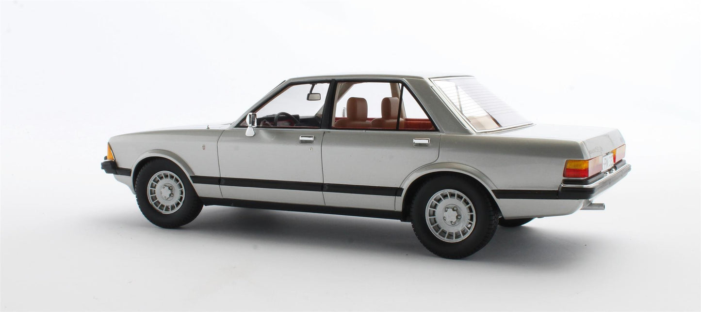1/18 Ford Granada 2.8 Ghia Saloon Silver Metallic 1978 - Cult Models CML133-3