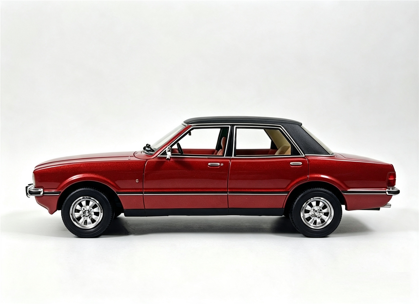 1/18 - Ford Cortina MKIV jupiter red 76-79 - Cult Models - CML321-3 UK Exclusive