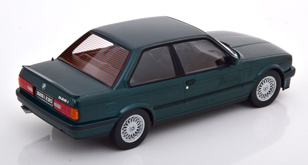 1/18 - BMW 3-SERIES 325i (E30) M-PACKAGE 1987 - KKDC180744 - KK Diecast