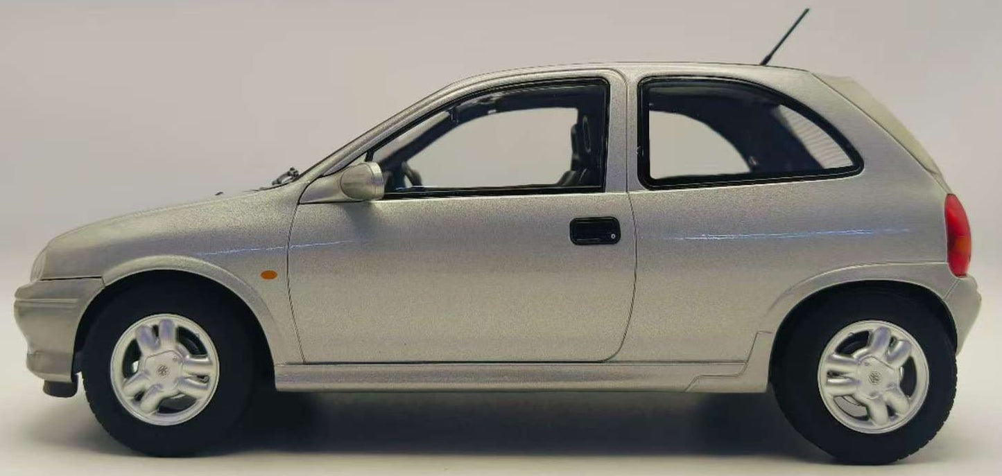 1/18 - Vauxhall Corsa GSI - Silver RHD UK Exclusive  - MCG 18846 - Model Car Group