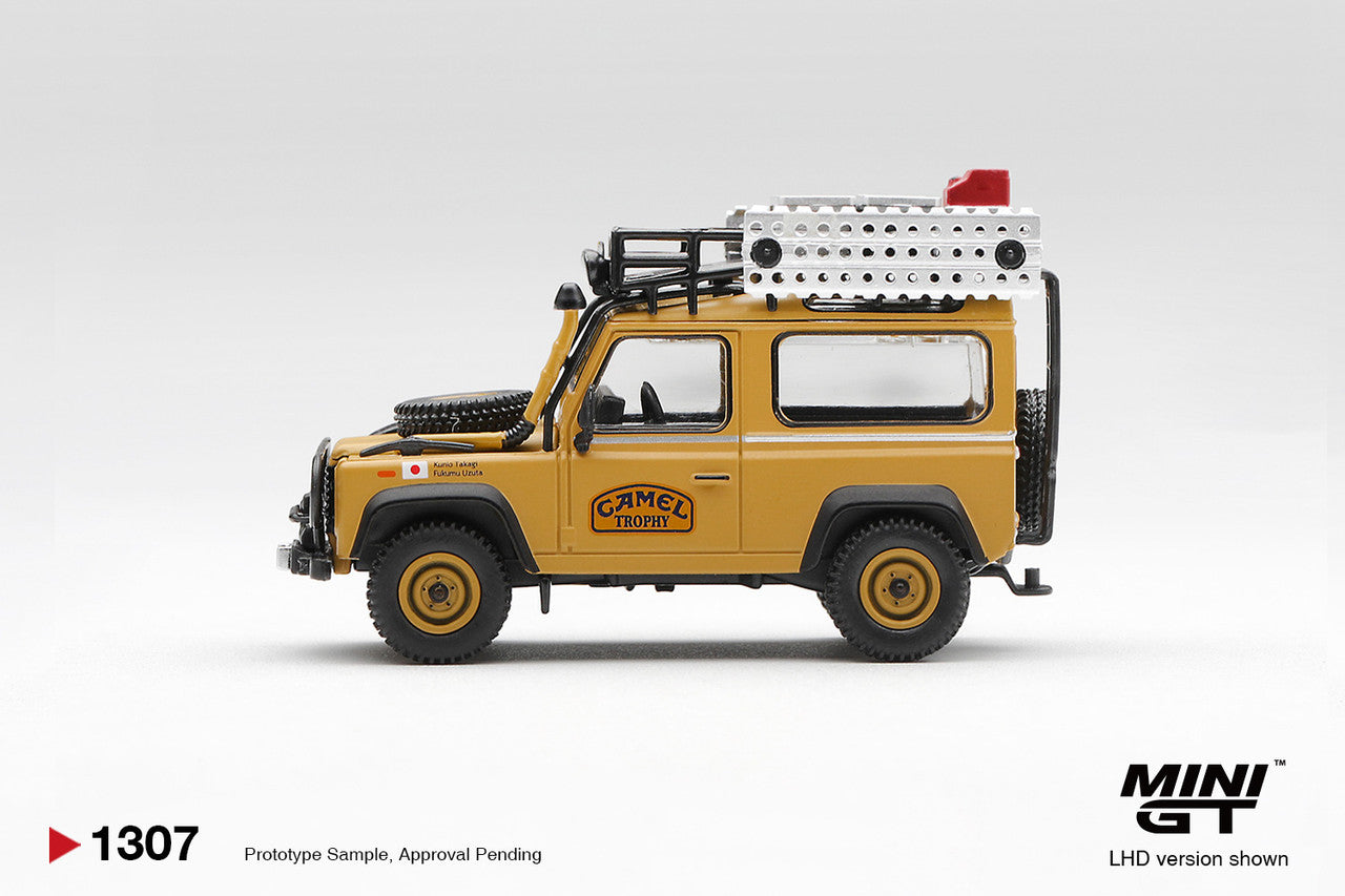 1/64 LAND ROVER DEFENDER 90 1985 CAMEL TROPHY BORNEO TEAM JAPAN - Mini GT - MGT01307