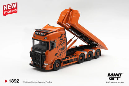 1/64 SCANIA 770S B8X4NA HOOKLIFT FLATBED ORANGE (LHD)  - Mini GT - MGT01392CH ***Pre Order***