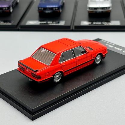 1:64 BMW M5 E28 (3 Colours) - King Models