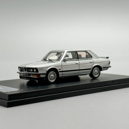 1:64 BMW M5 E28 (3 Colours) - King Models