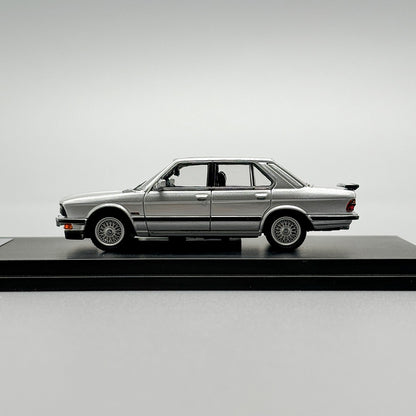 1:64 BMW M5 E28 (3 Colours) - King Models