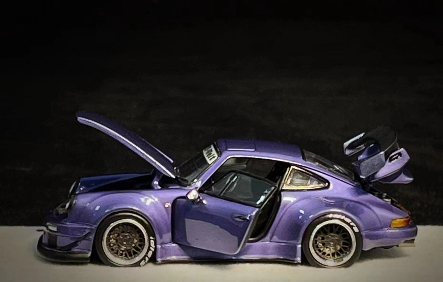 1/64 RWB930 Violet - fully opening diecast - PGM