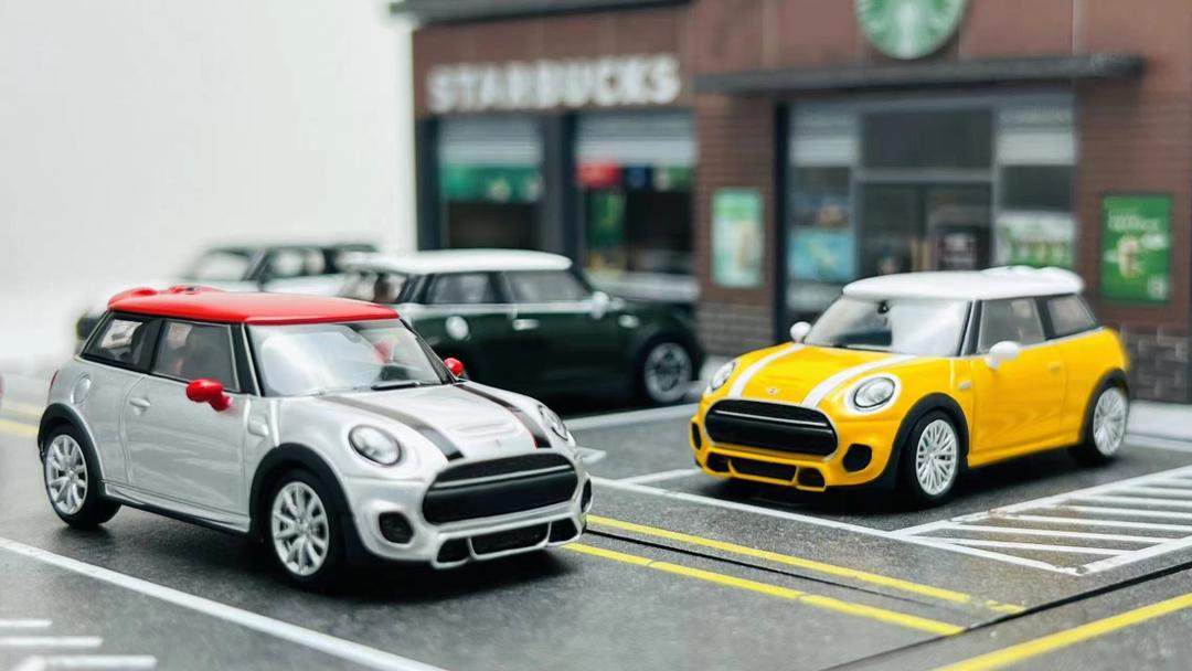 1/64  - Mini 3rd generation F56 JCW version - Stance Hunters - choice of colours