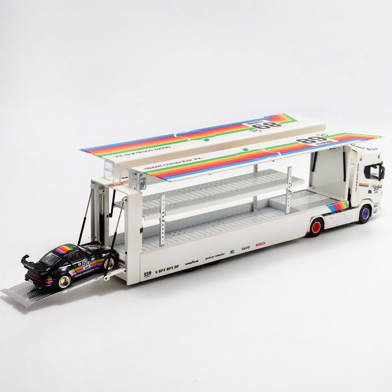 1/64 - Kengfai & Maxwell Scania S730 V8 Double Level Transporter, Apple 89#