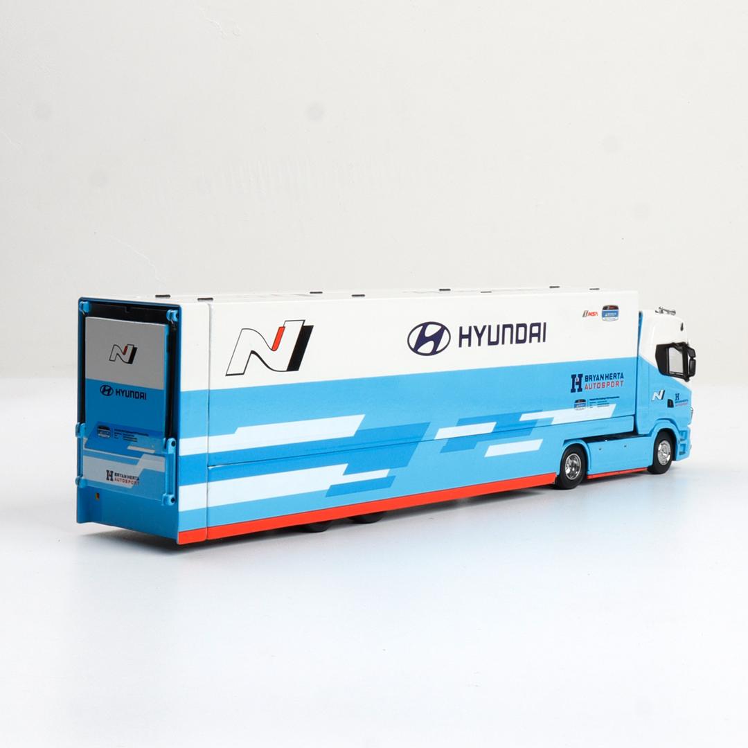 1/64 - Kengfai & Maxwell Scania S730 V8 Double Level Transporter, Hyundai N