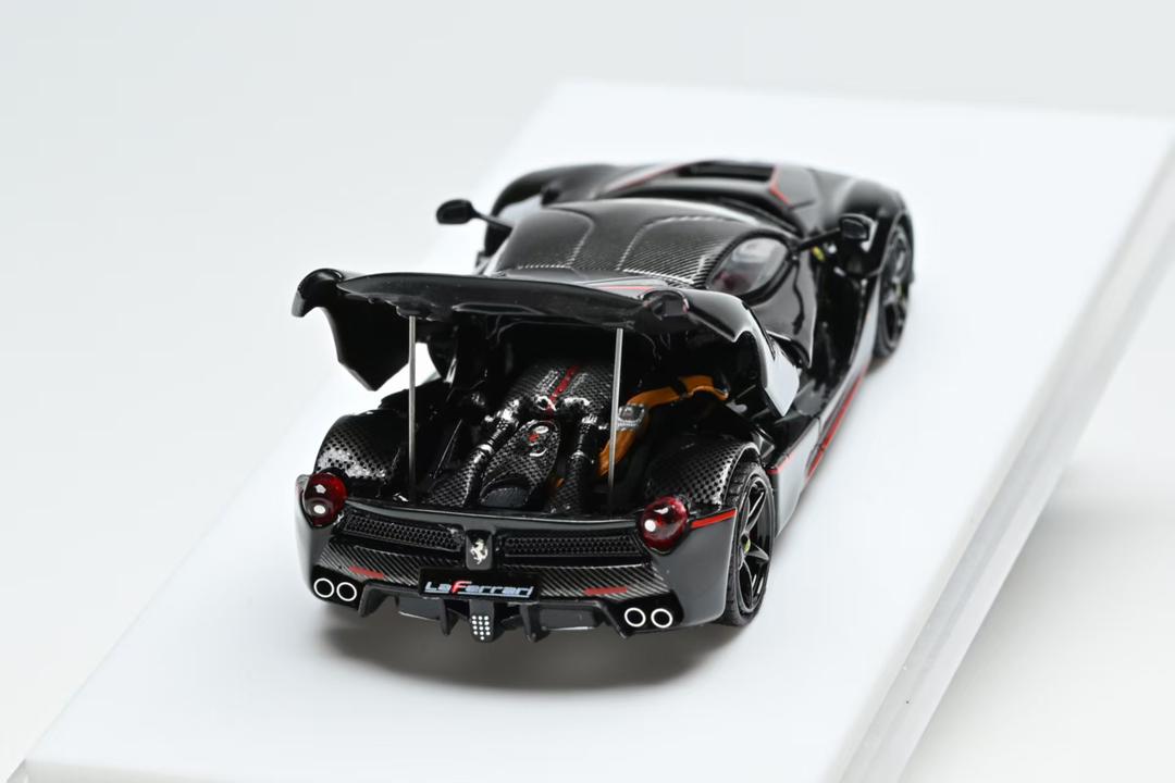1/64 LaFerrari (F150)  - Street Buster Model - 2 colour options