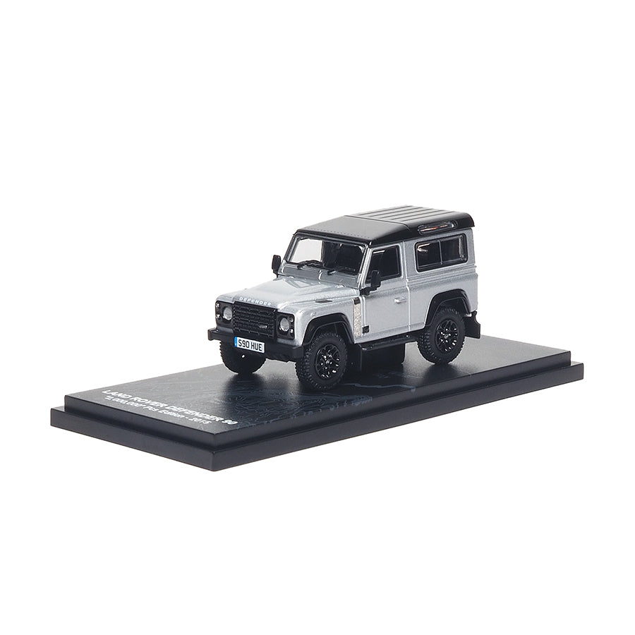 1/64 Land Rover Defender 90 2015 RHD Silver - AR Box - 610202001
