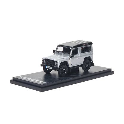 1/64 Land Rover Defender 90 2015 RHD Silver - AR Box - 610202001