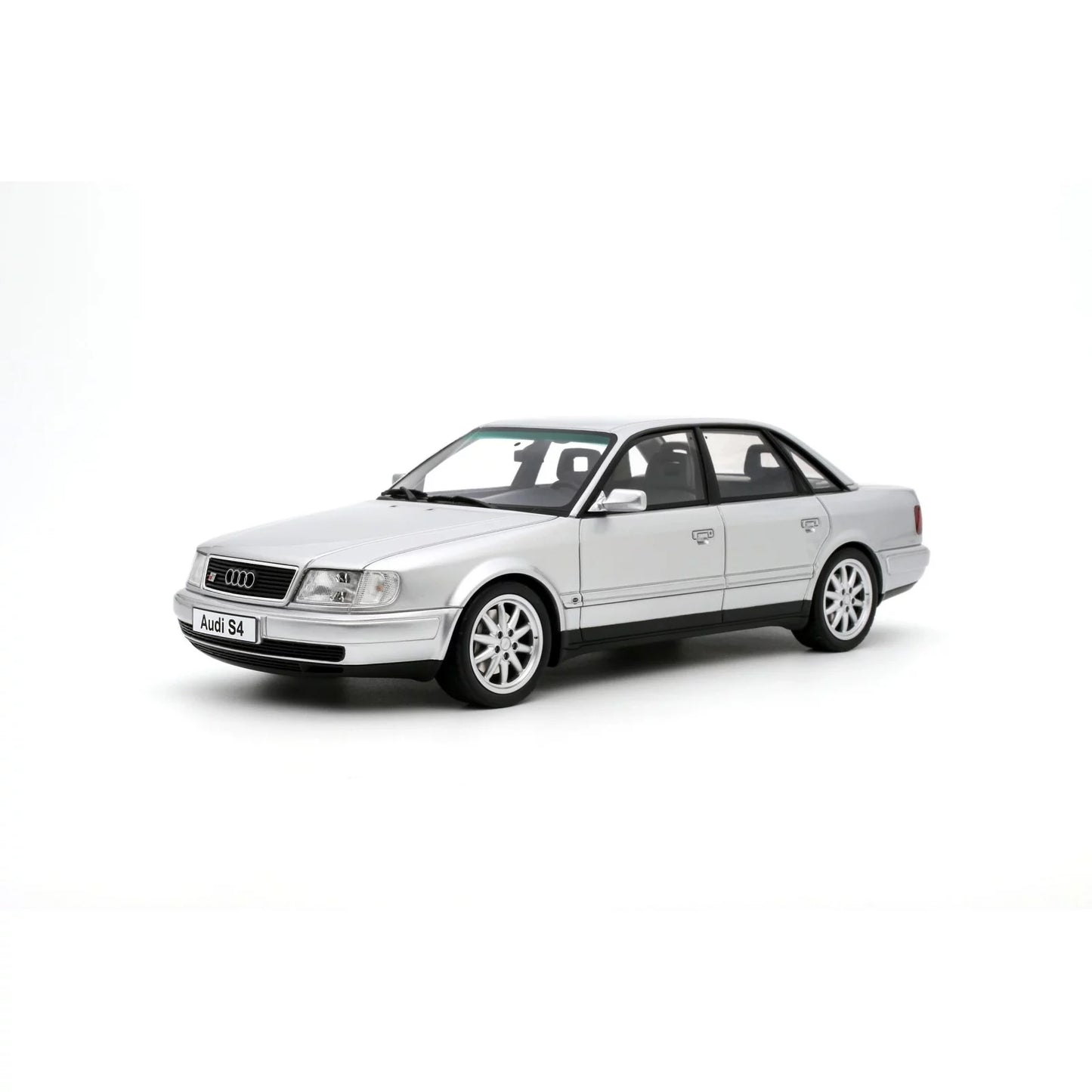 1/18 1993 Audi S4 (C4) 4.2 V8 Crystal Silver C6 - Otto Models - OTT464