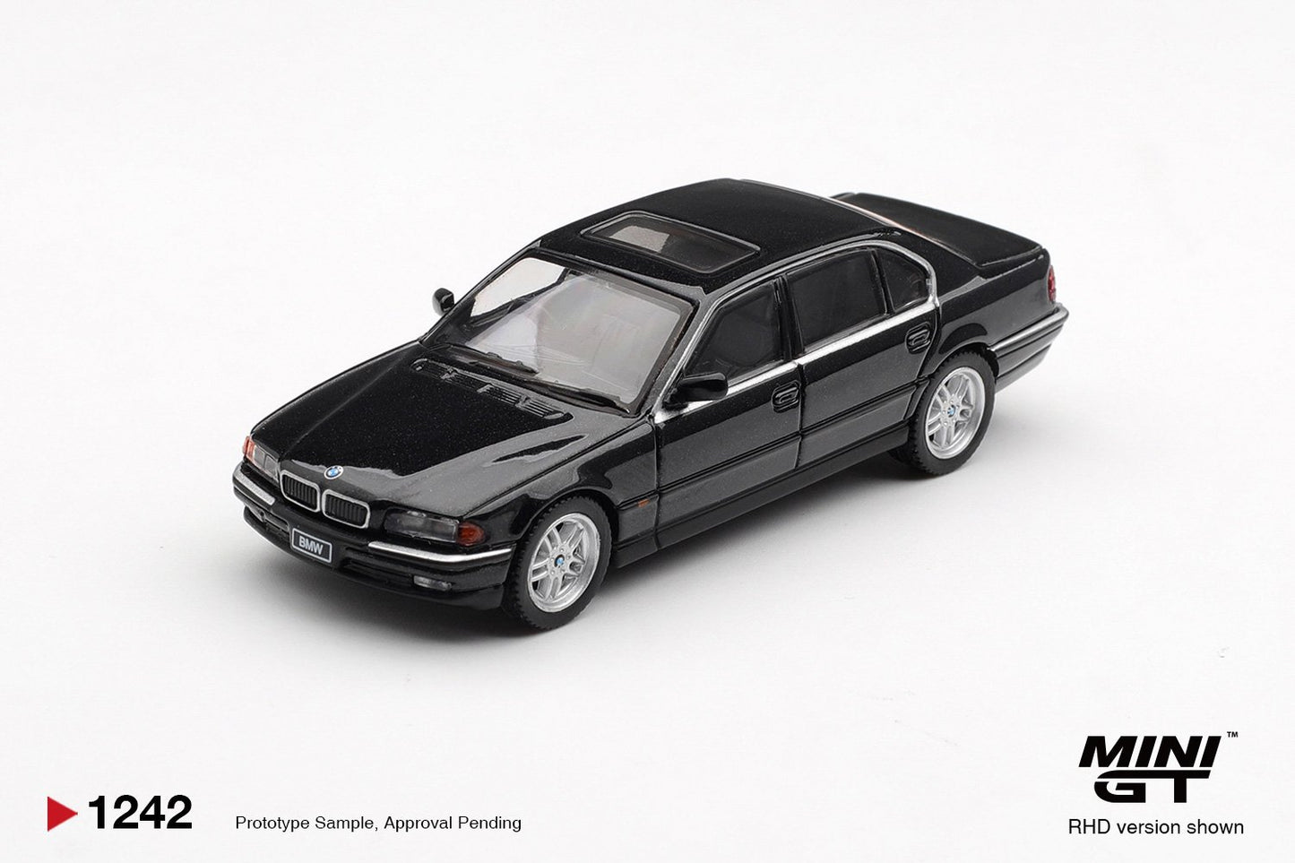 1/64 BMW 750IL BLACK SAPPHIRE - Mini GT - MGT01242