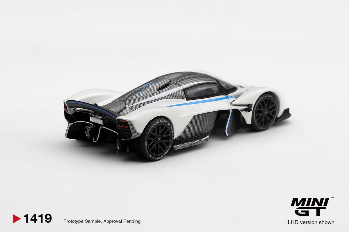 1/64 ASTON MARTIN VALKYRIE ESCAPING WHITE (LHD) - Mini GT - MGT01419  ***Pre Order***