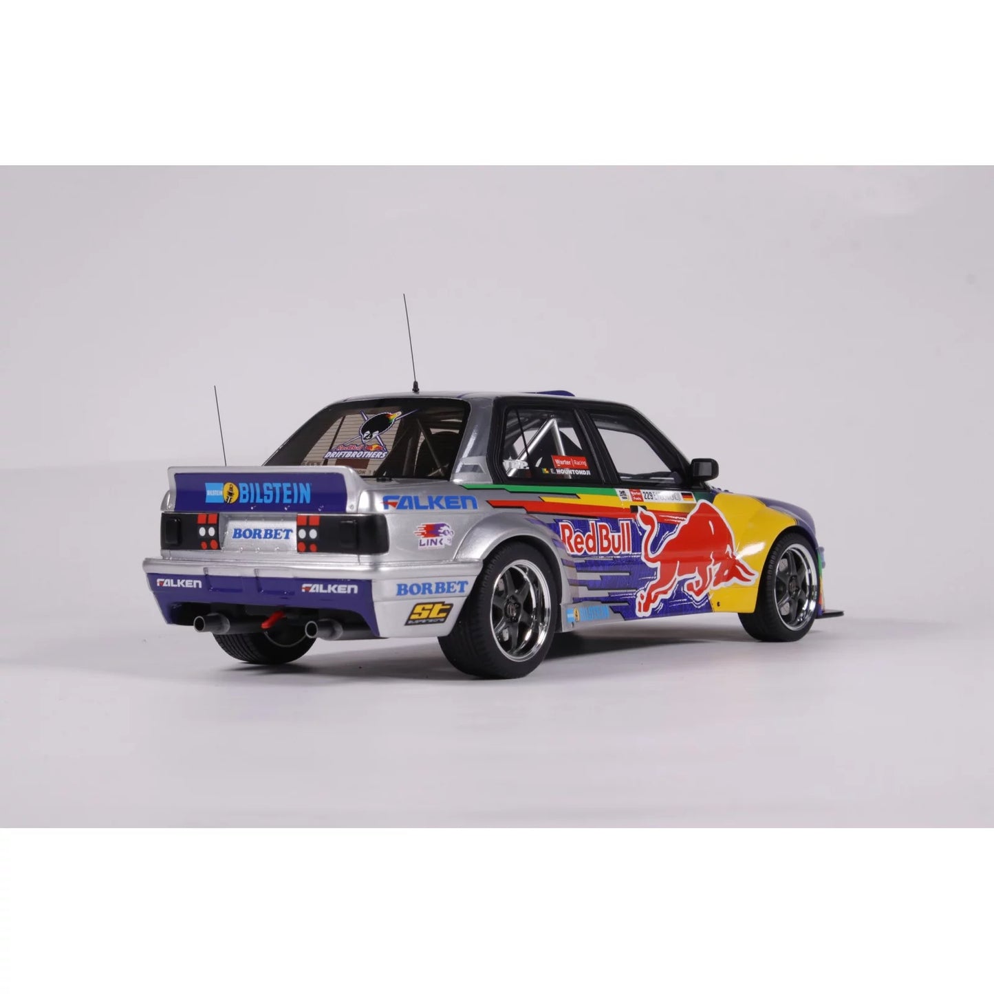 1/18  BMW - 3-SERIES (E30) V8 DRIFT 1988  - Otto Models - OT486
