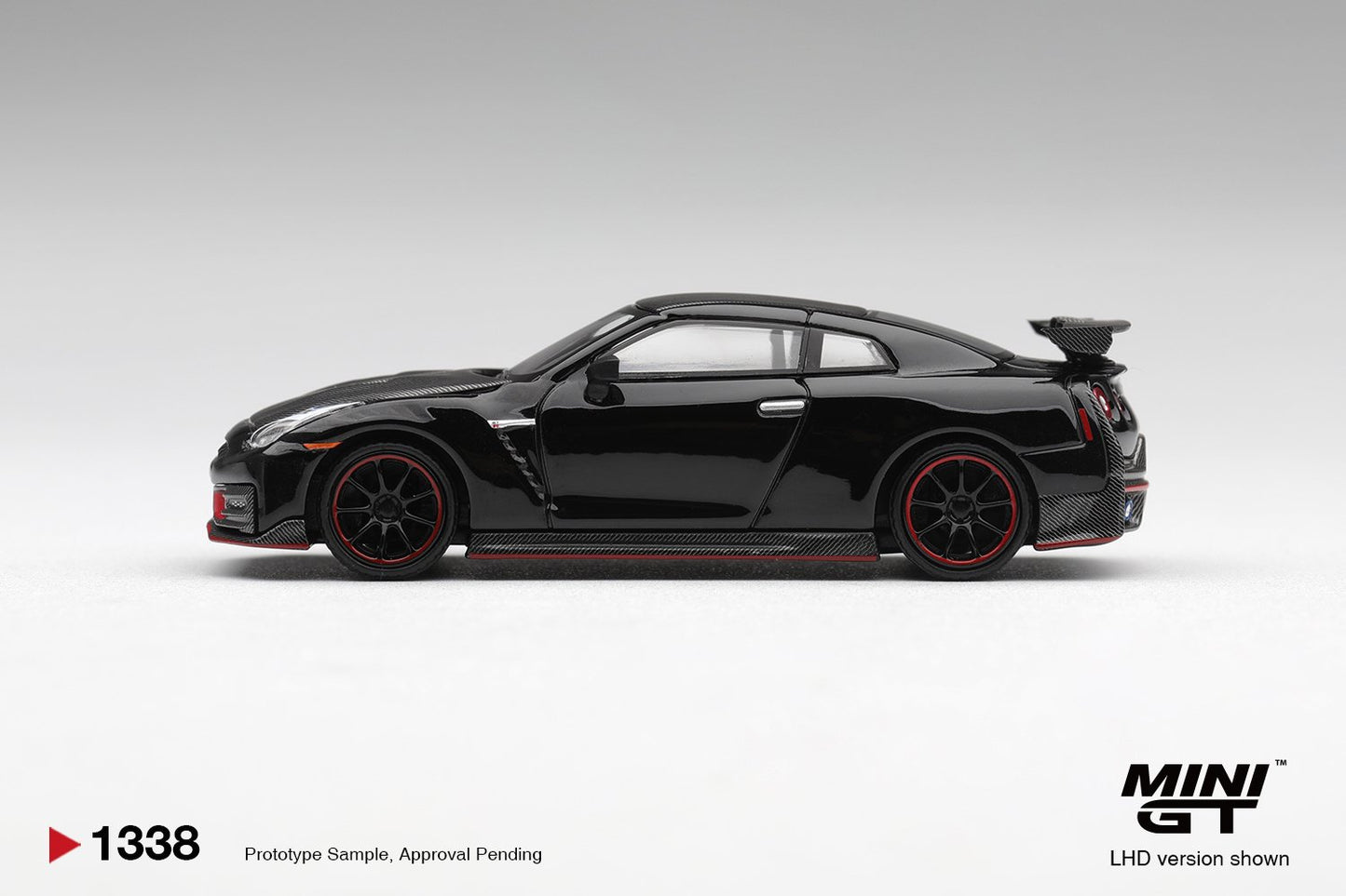 1/64 NISSAN GT-R NISMO 2024 BLACK - Mini GT - MGT01338
