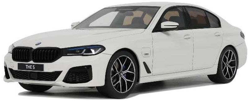 1/18 - BMW 545E X Drive Saloon M Sport Alpine White III 2023 - GTS 496 - GT Spirit