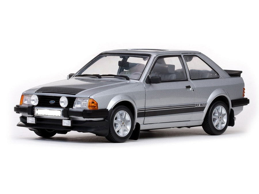 1/18 - Ford Escort RS1600i 1984 Strato Silver RHD UK Exclusive - Limited Edition 360pcs - Sunstar  H4998R