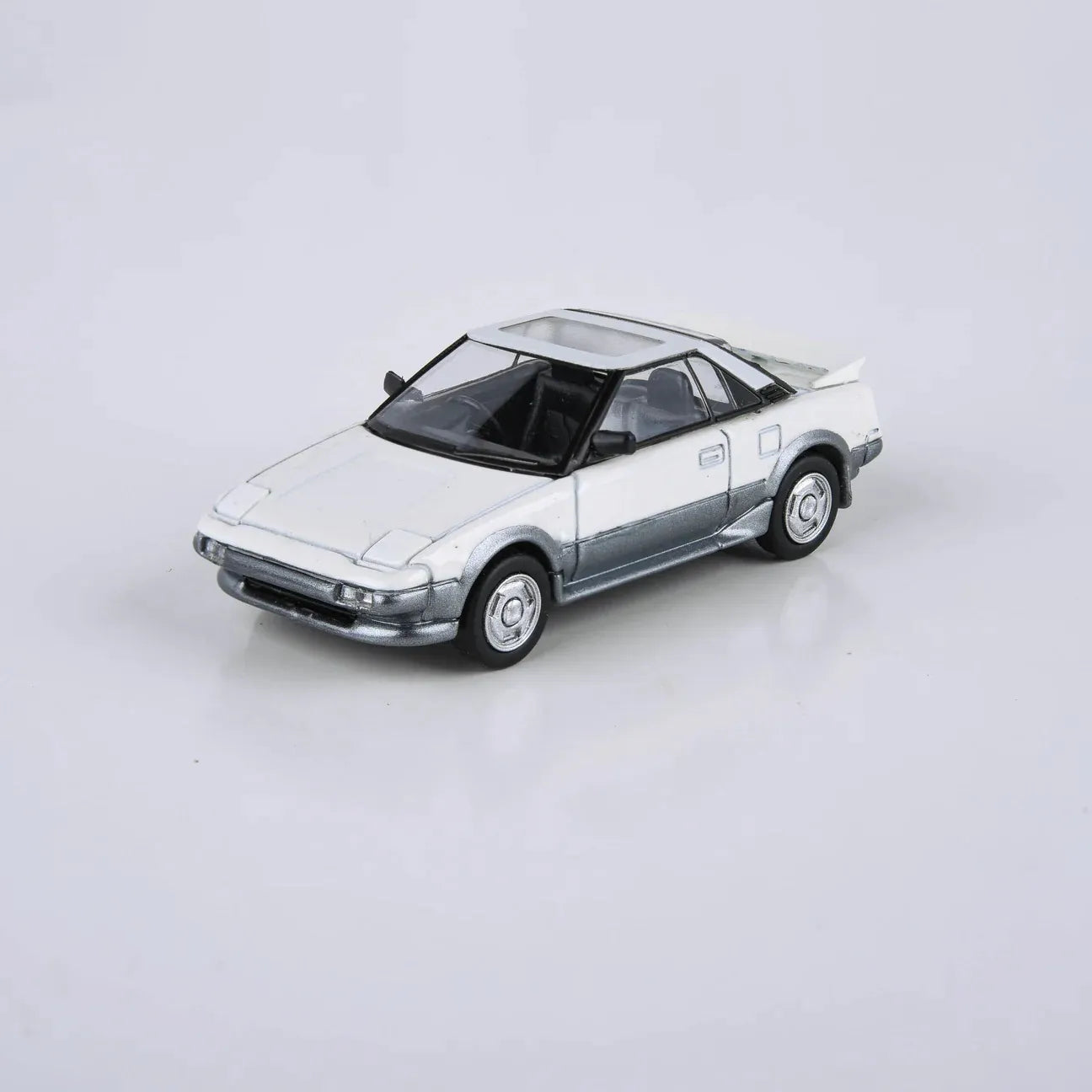 1/64 1985 Toyota MR2 MK1 White/Silver - Para64 - PA55365