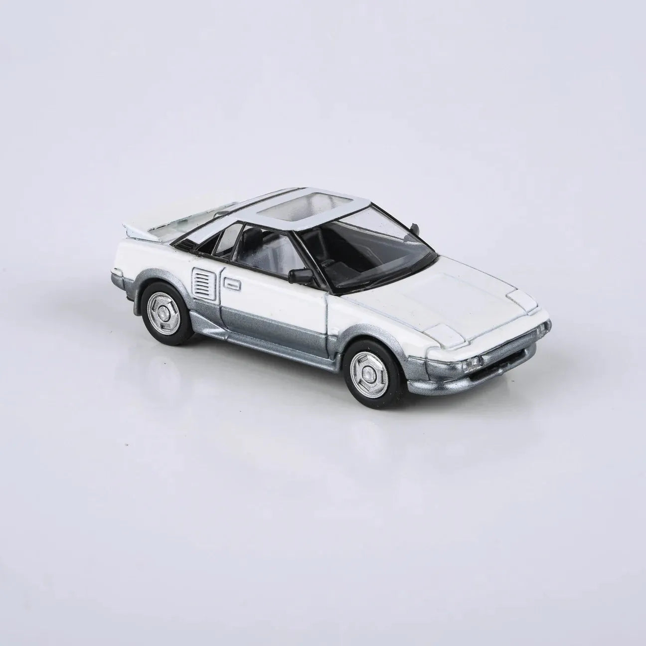 1/64 1985 Toyota MR2 MK1 White/Silver - Para64 - PA55365