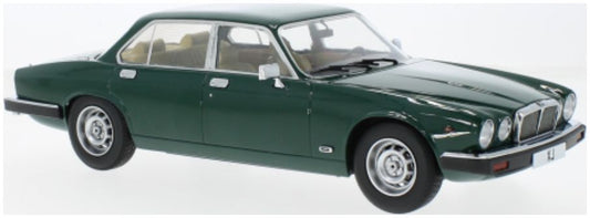 1:18 - Jaguar XJ Series III Green MCG 18175