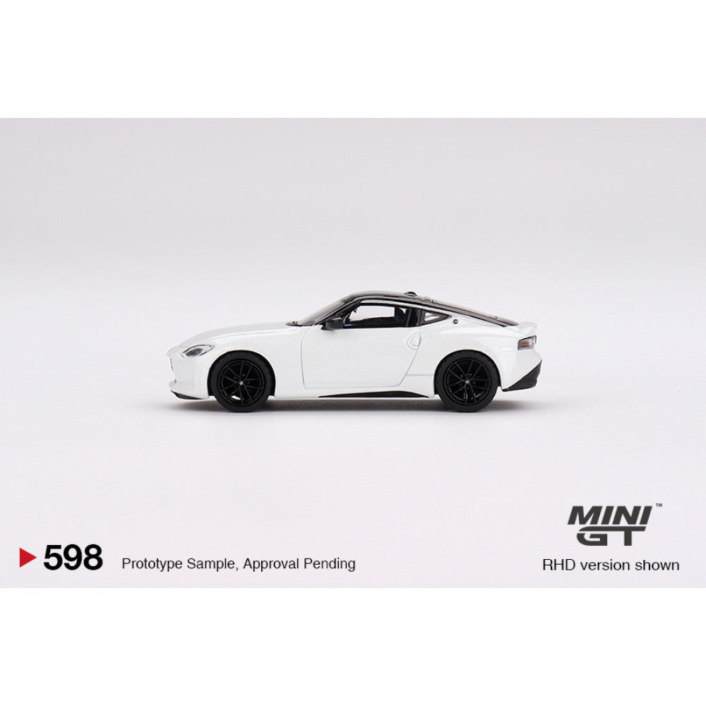 1/64 NISSAN FAIRLADY Z VERSION ST 2023 EVEREST WHITE (RHD) - Mini GT - MGT00598-R