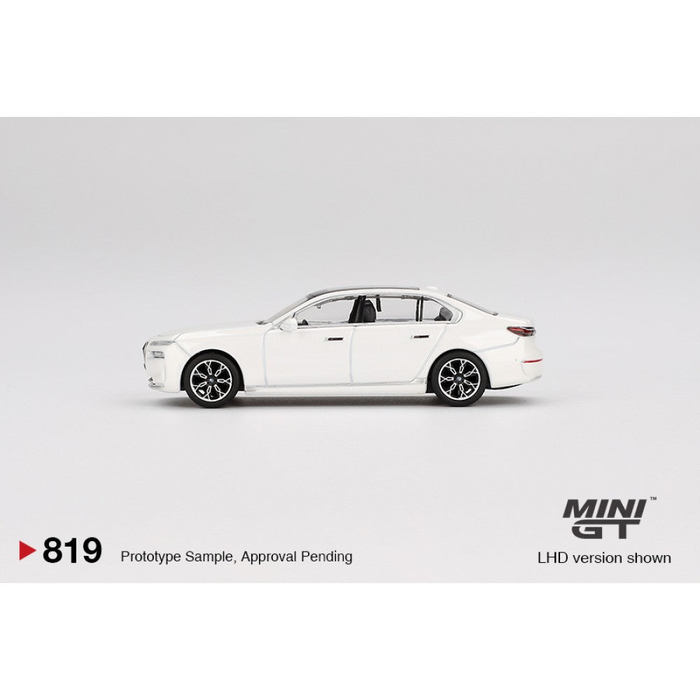 1/64 BMW I7 XDRIVE 60 MINERAL WHITE (RHD) - MGT00819-R