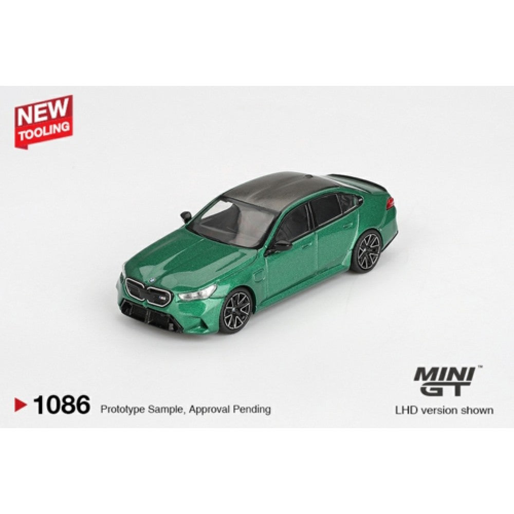 1/64 BMW M5 (G90) ISLE OF MAN GREEN METALLIC - MGT01086