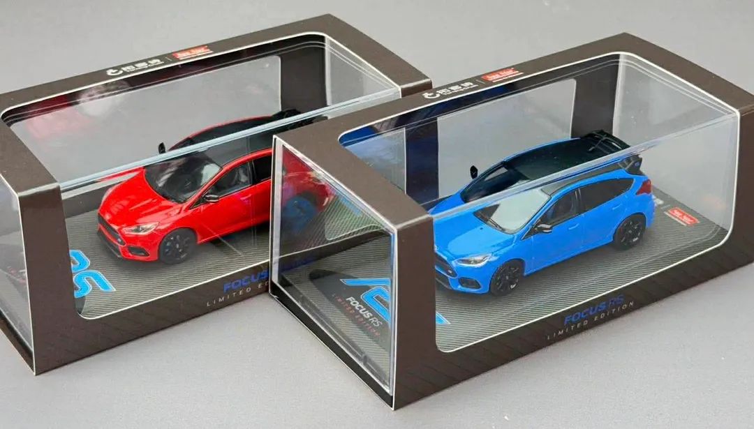 1/64 FORD FOCUS RS 2018  - RED- Sunstar - 60061