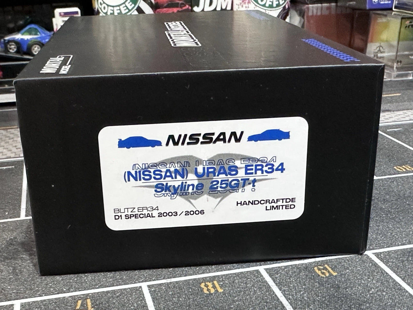 1/64 - Nissan URAS ER34 Skyline 25GT-t Blitz ER34 D1PS Twin Cars Set 03&06 ( 899 pcs)- Mortal Models