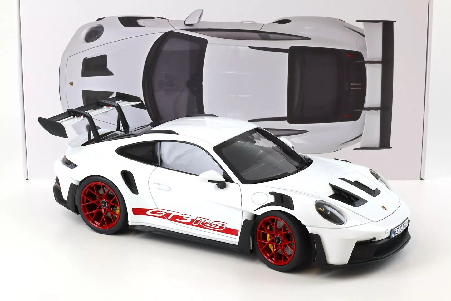 1/12- Porsche 911 GT3 RS White/Pyro Red 2022 - NOV 127530