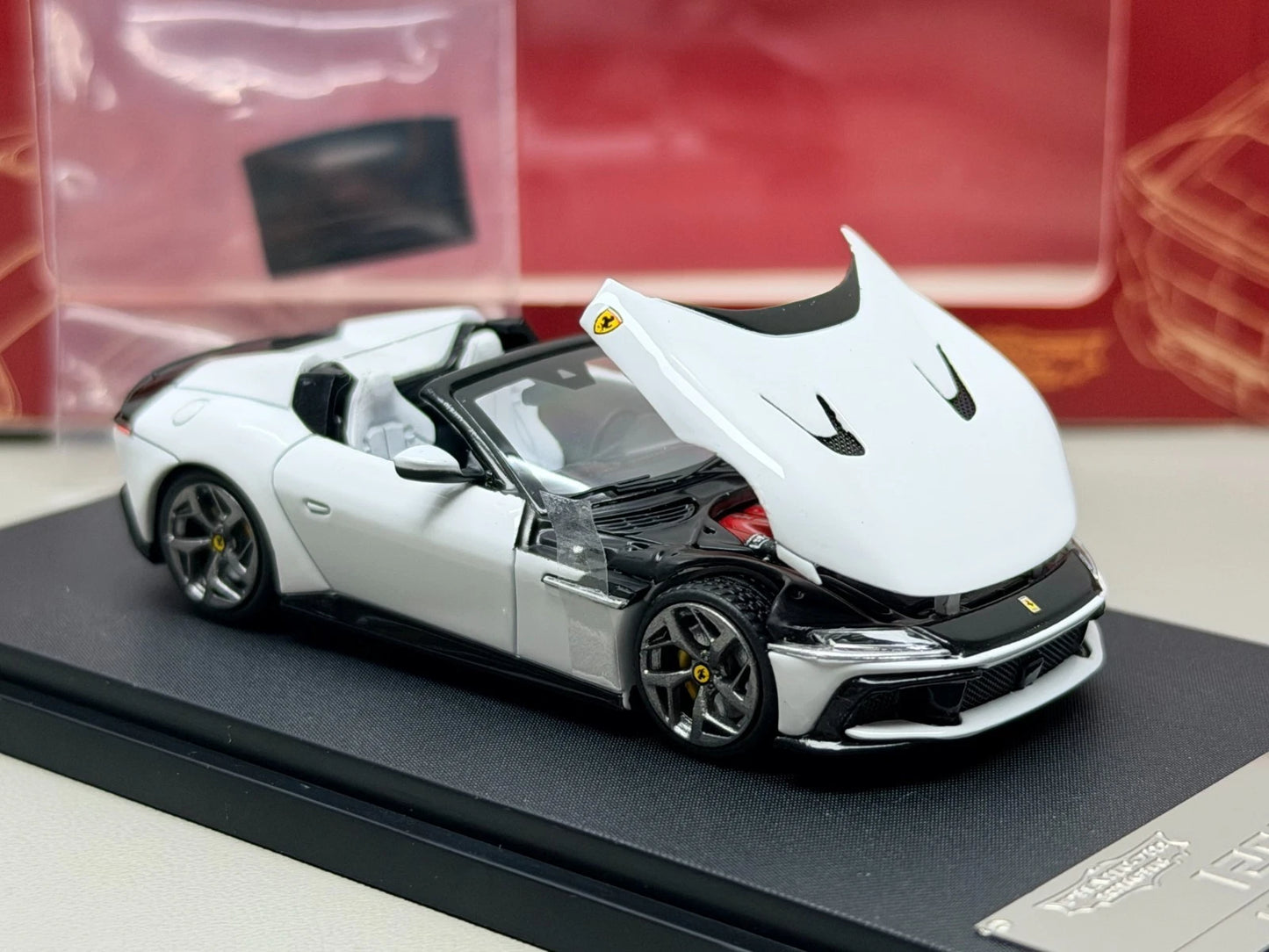 1/64 - Ferrari 12 Cilindri Coupe (2 Colours) - Phantom Knight
