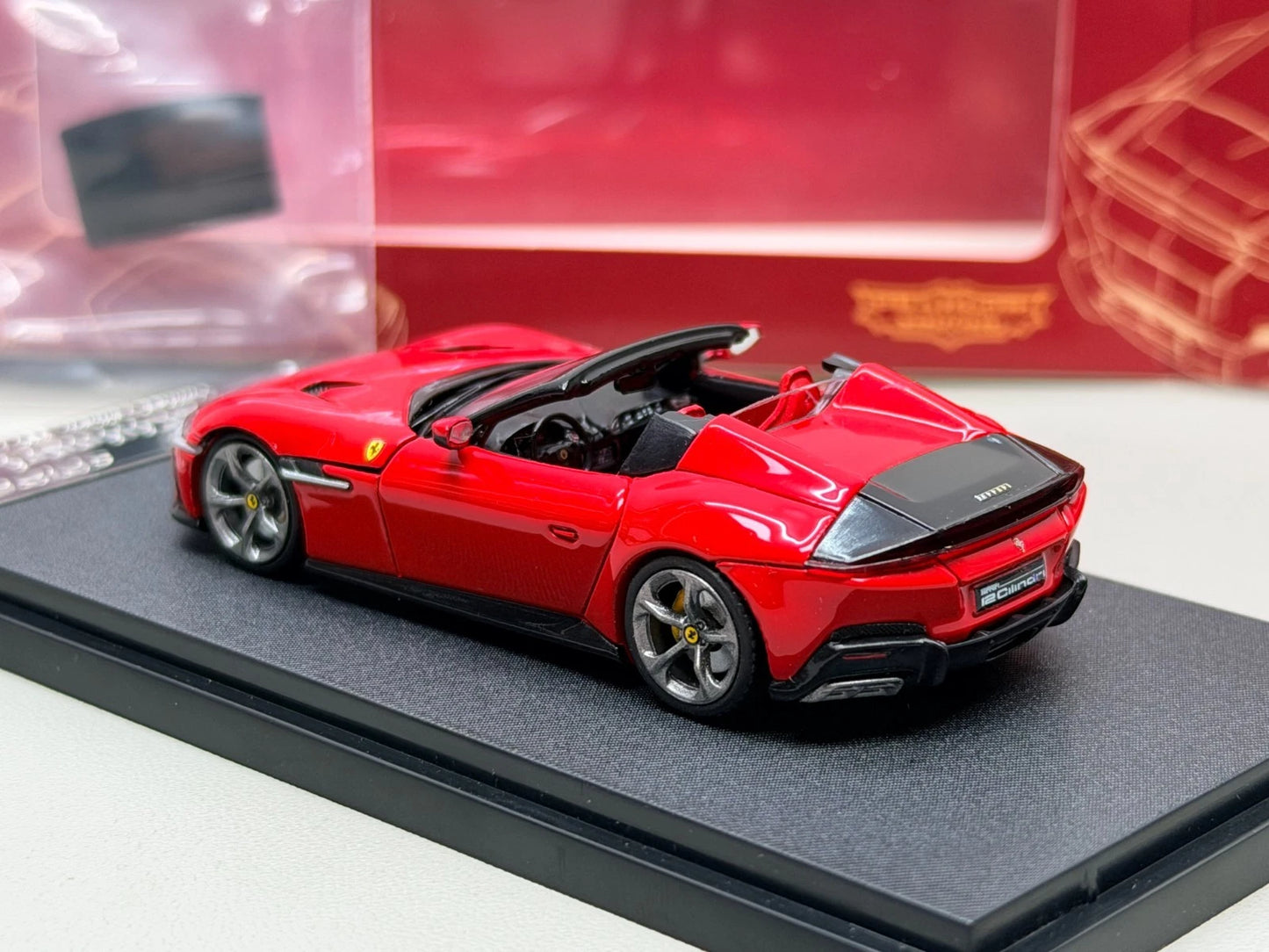 1/64 - Ferrari 12 Cilindri Coupe (2 Colours) - Phantom Knight