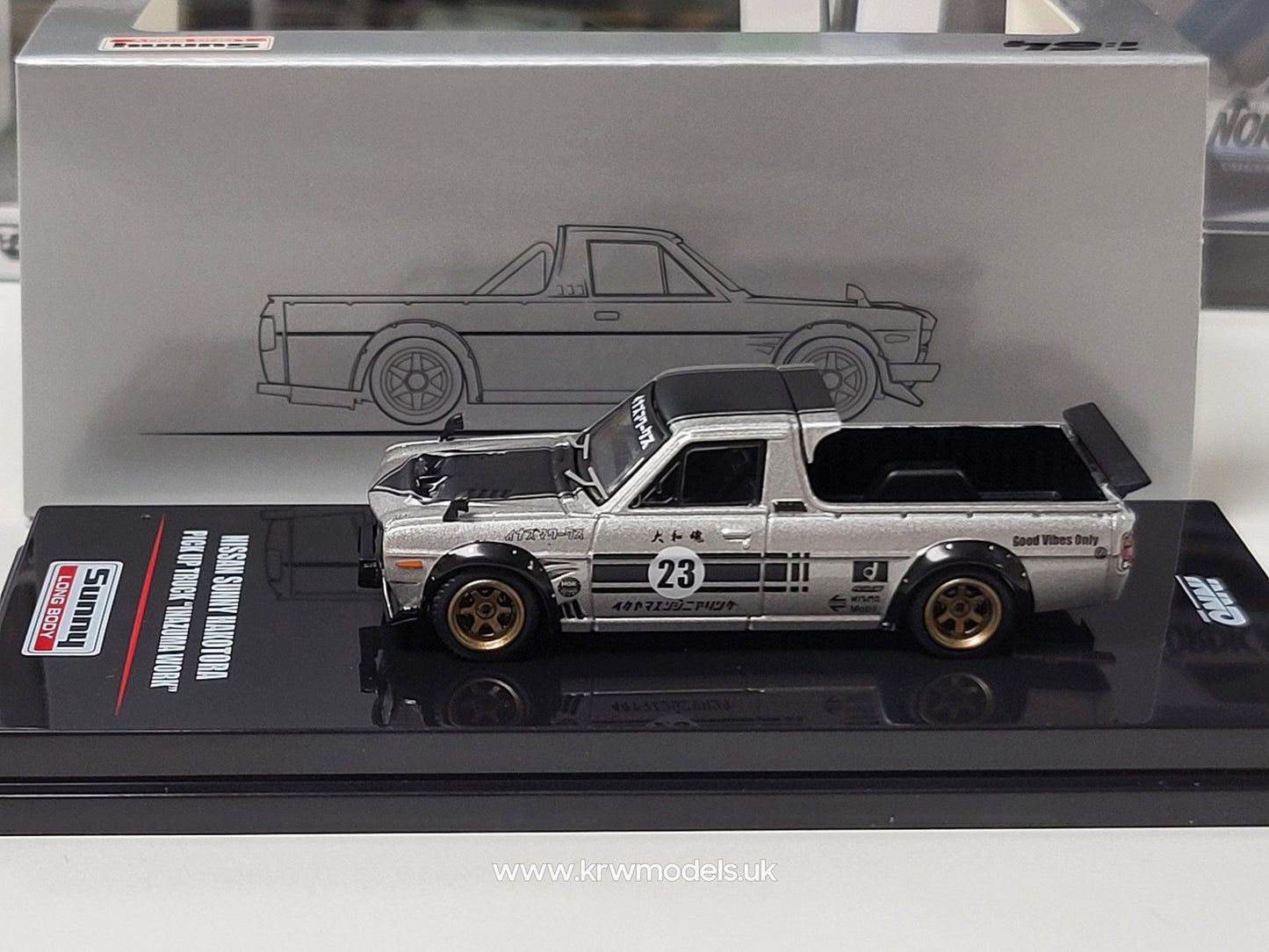 1/64 Nissan Sunny Hakotora Pick Up Truck *Inazuma Work*, grey - in64HKT23R