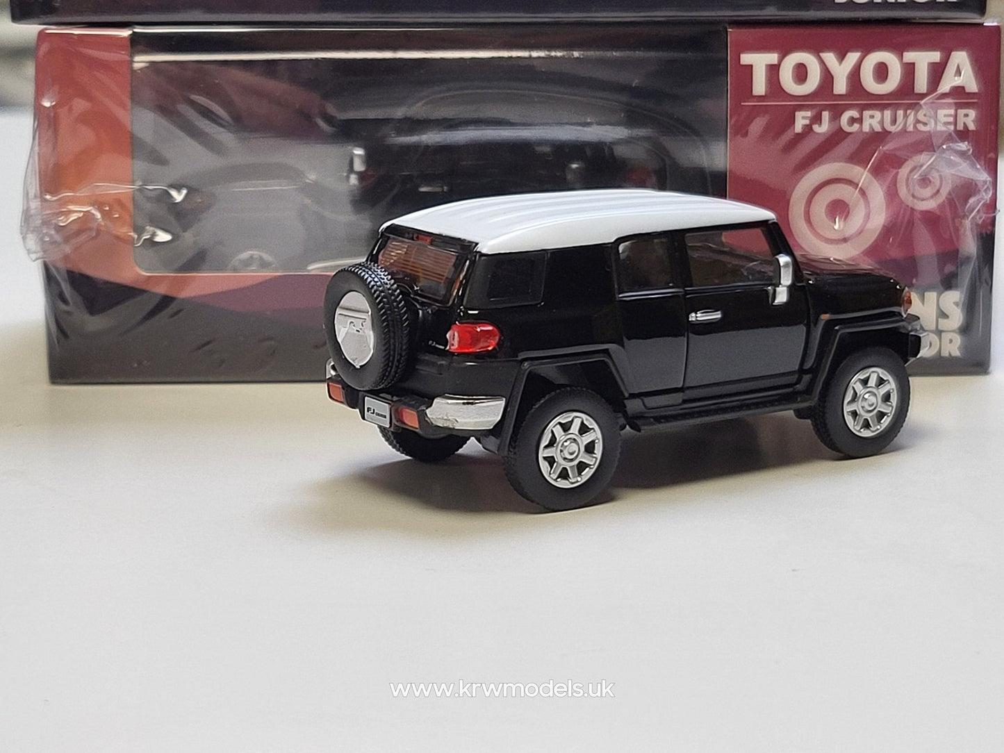 1/64 - 2015 Toyota FJ Cruiser right hand drive, black with white roof - BM64B0138rhd