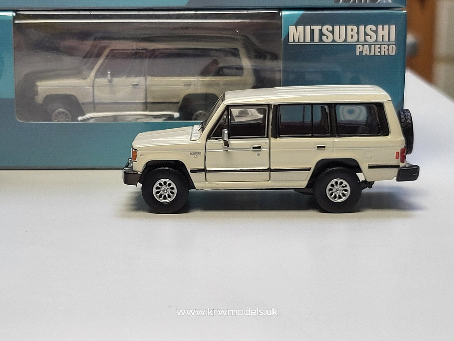 1/64 1983 Mitsubishi 1st gen. Pajero - BM64B0241rhd