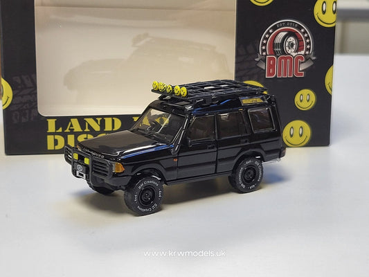 1/64 1998 Land Rover Discovery 1 *Right Hand Drive*, black smile with accessory - BM64B0204RHD