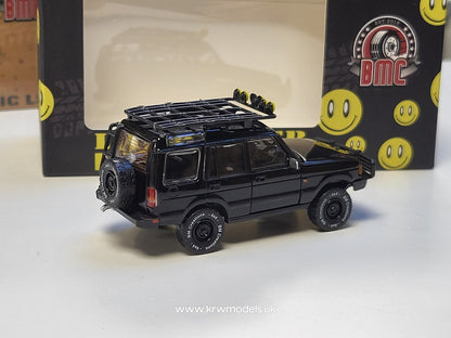 1/64 1998 Land Rover Discovery 1 *Right Hand Drive*, black smile with accessory - BM64B0204RHD