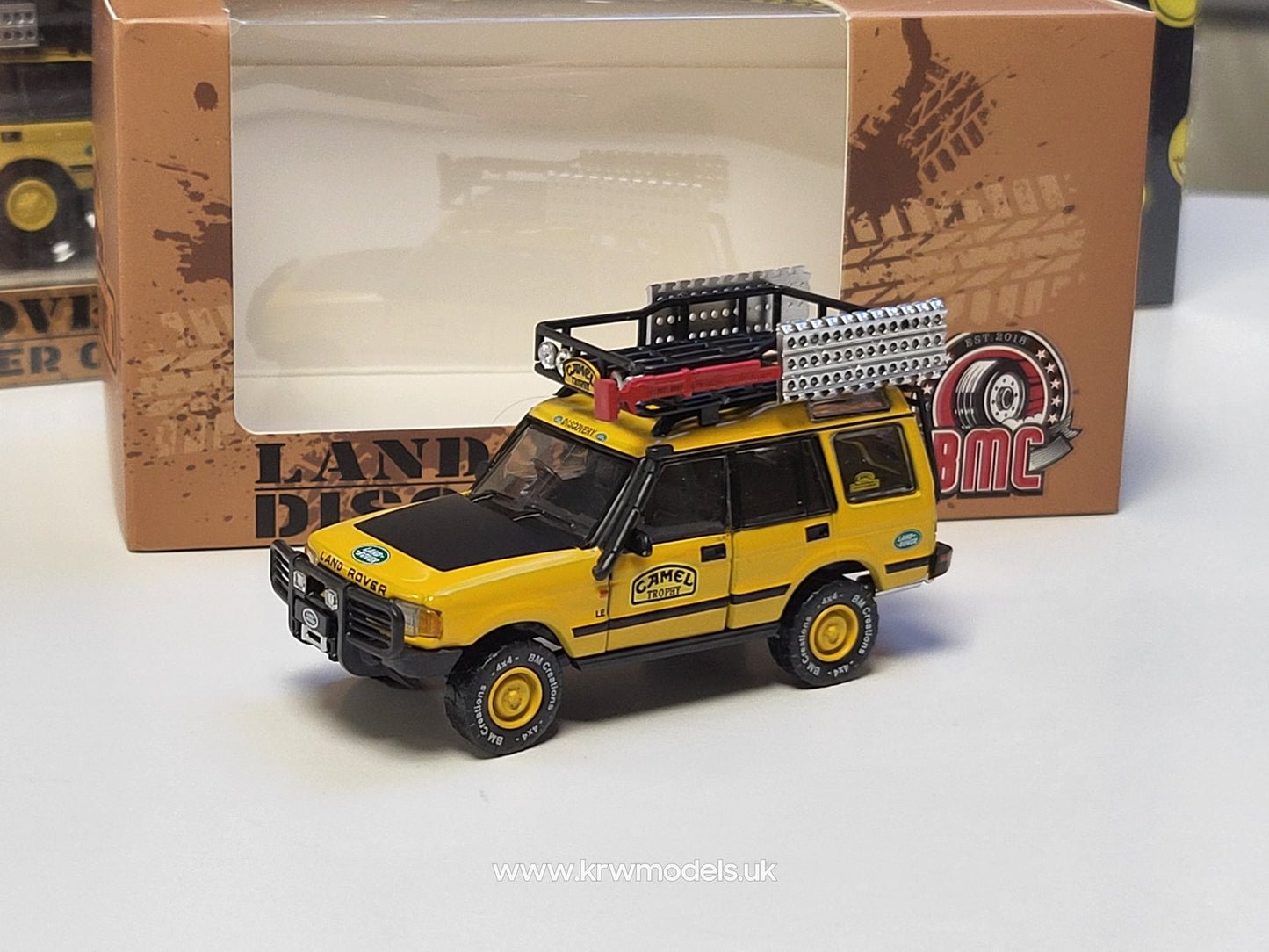 1/64 1998 Land Rover Discovery I *Camel Trophy Version* with accessory, camel yellow